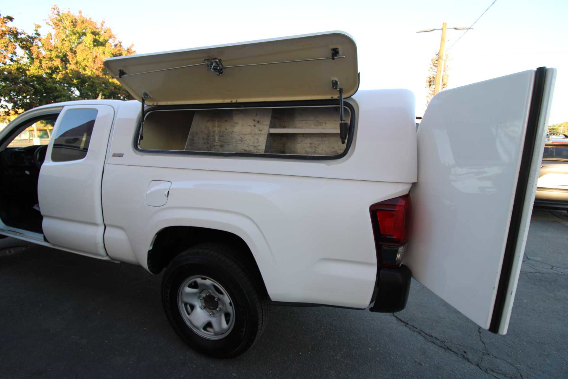Used 2020 Toyota Tacoma SR image 26