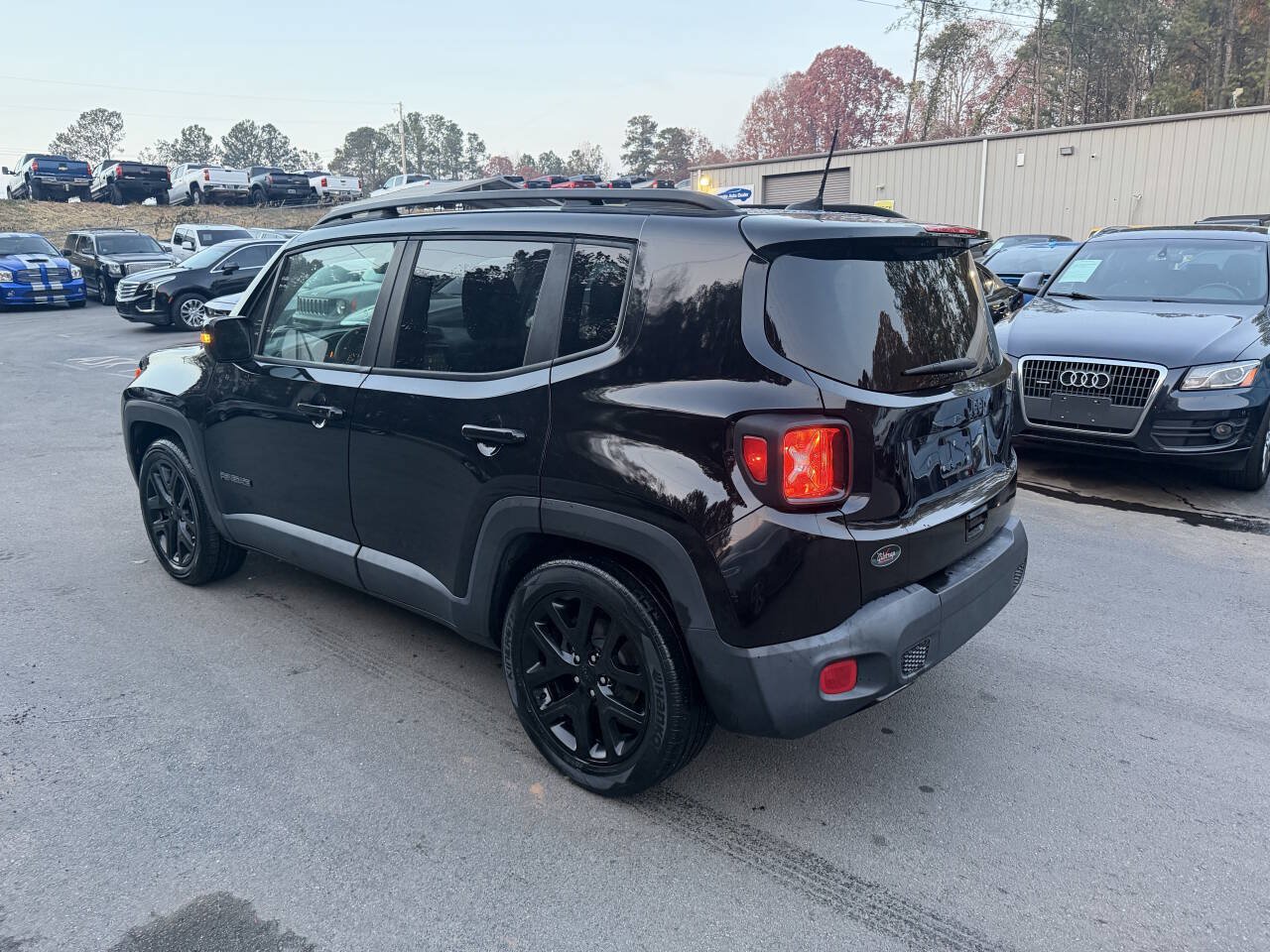 Used 2018 Jeep Renegade Altitude FWD image 7