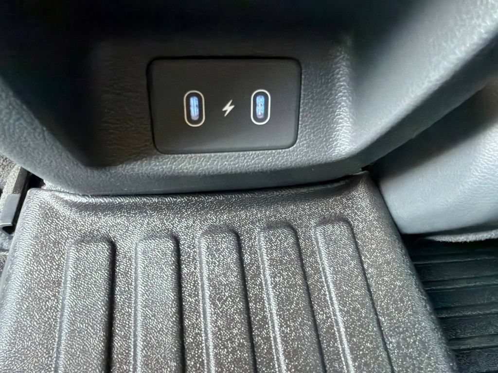 Used 2025 Hyundai Sonata Limited FWD image 27