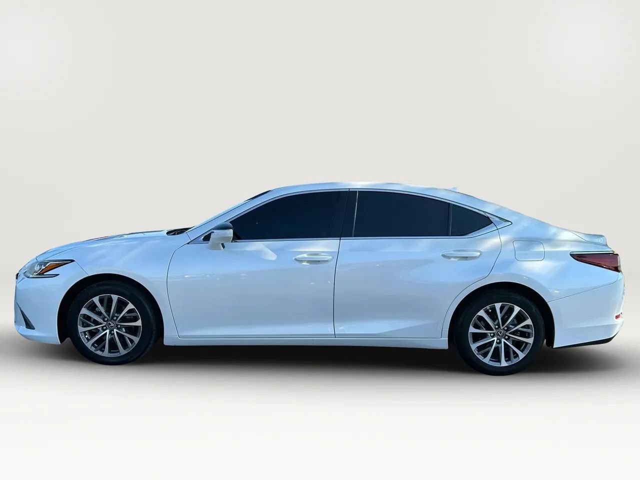 Used 2022 Lexus ES 350 w/ Accessory Package 2 FWD image 3