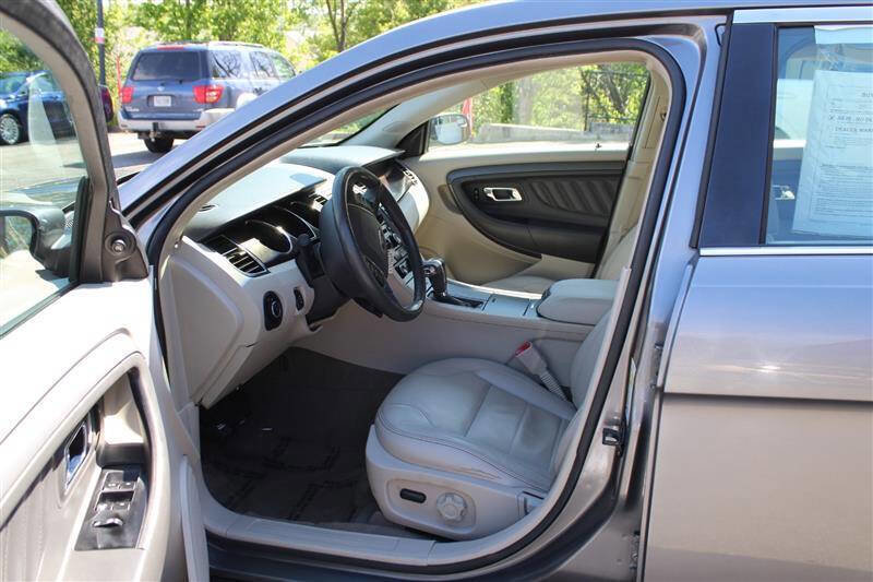 Used 2012 Ford Taurus SEL FWD image 10