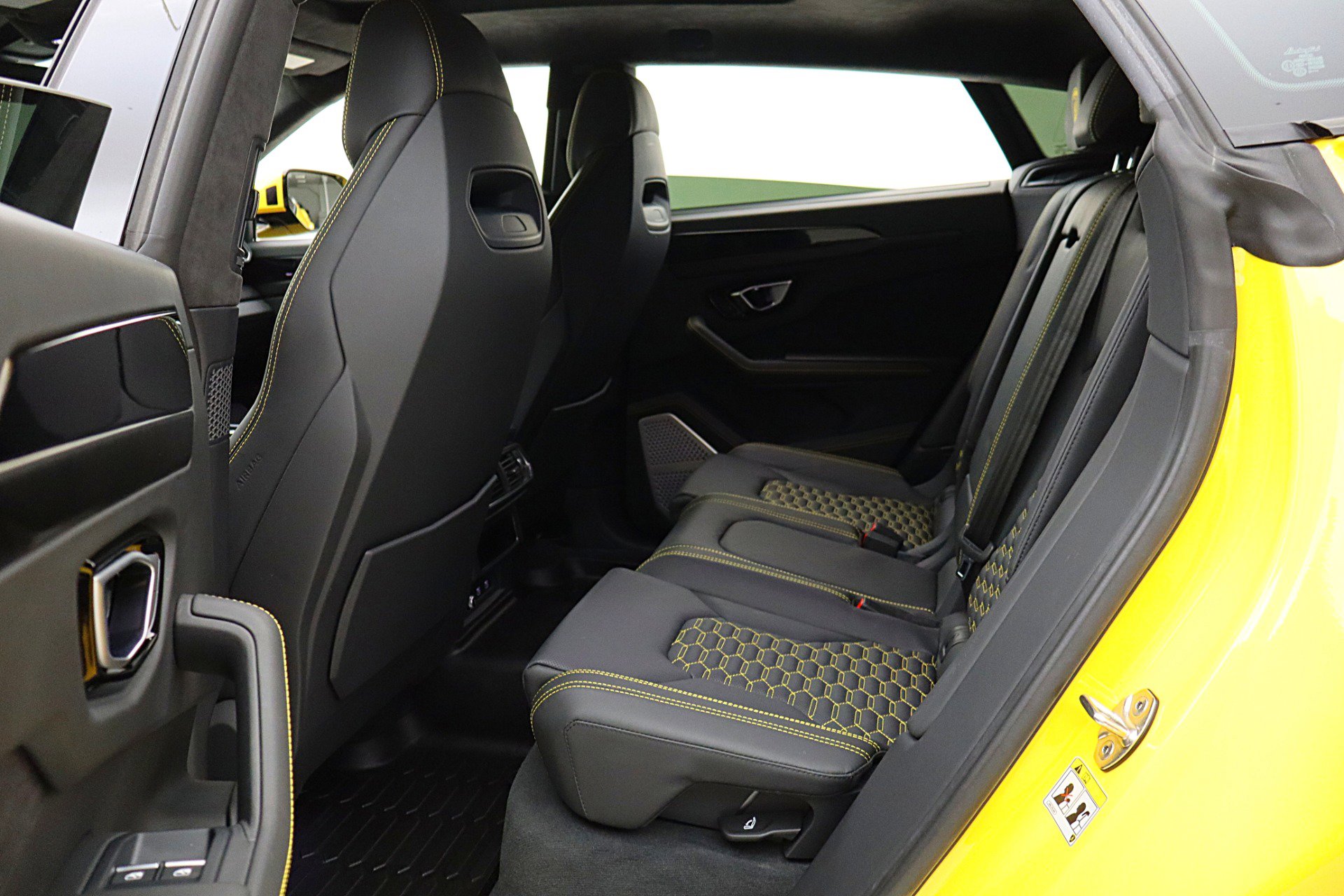 Used 2022 Lamborghini Urus image 45