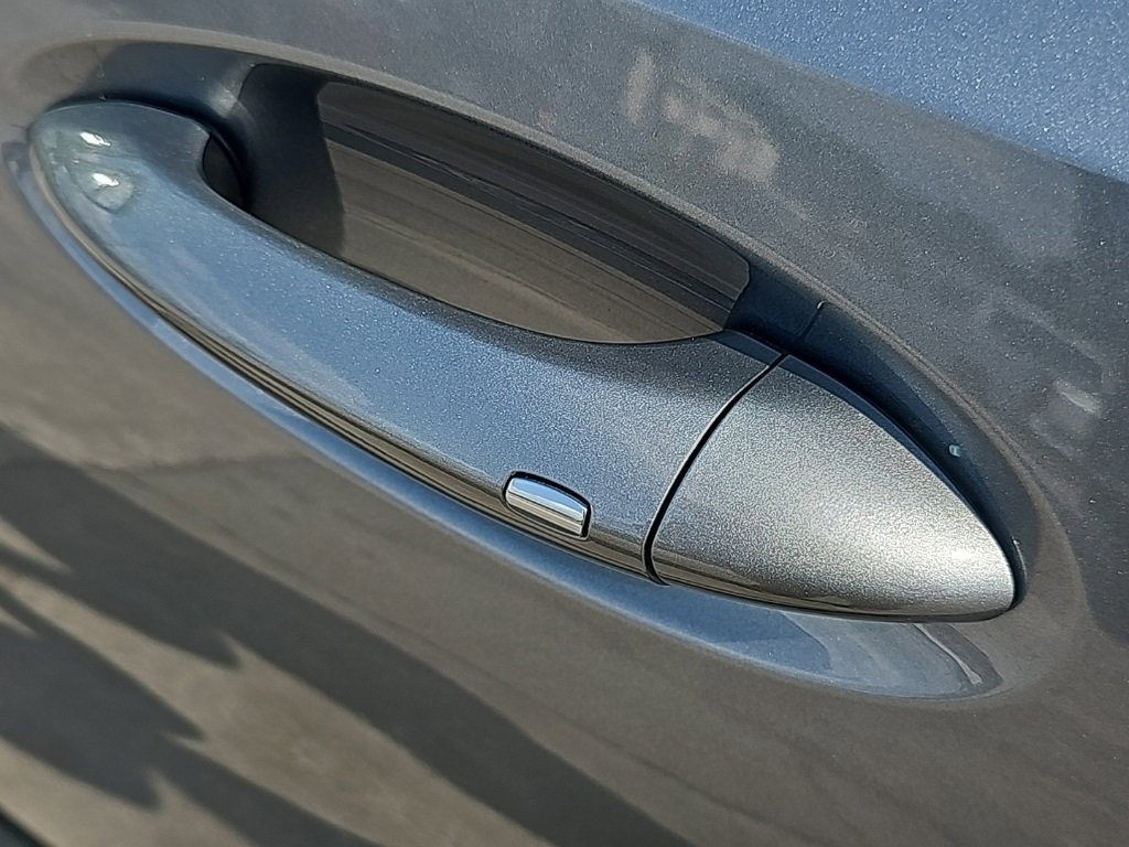 New 2025 Buick Envision Sport Touring image 9