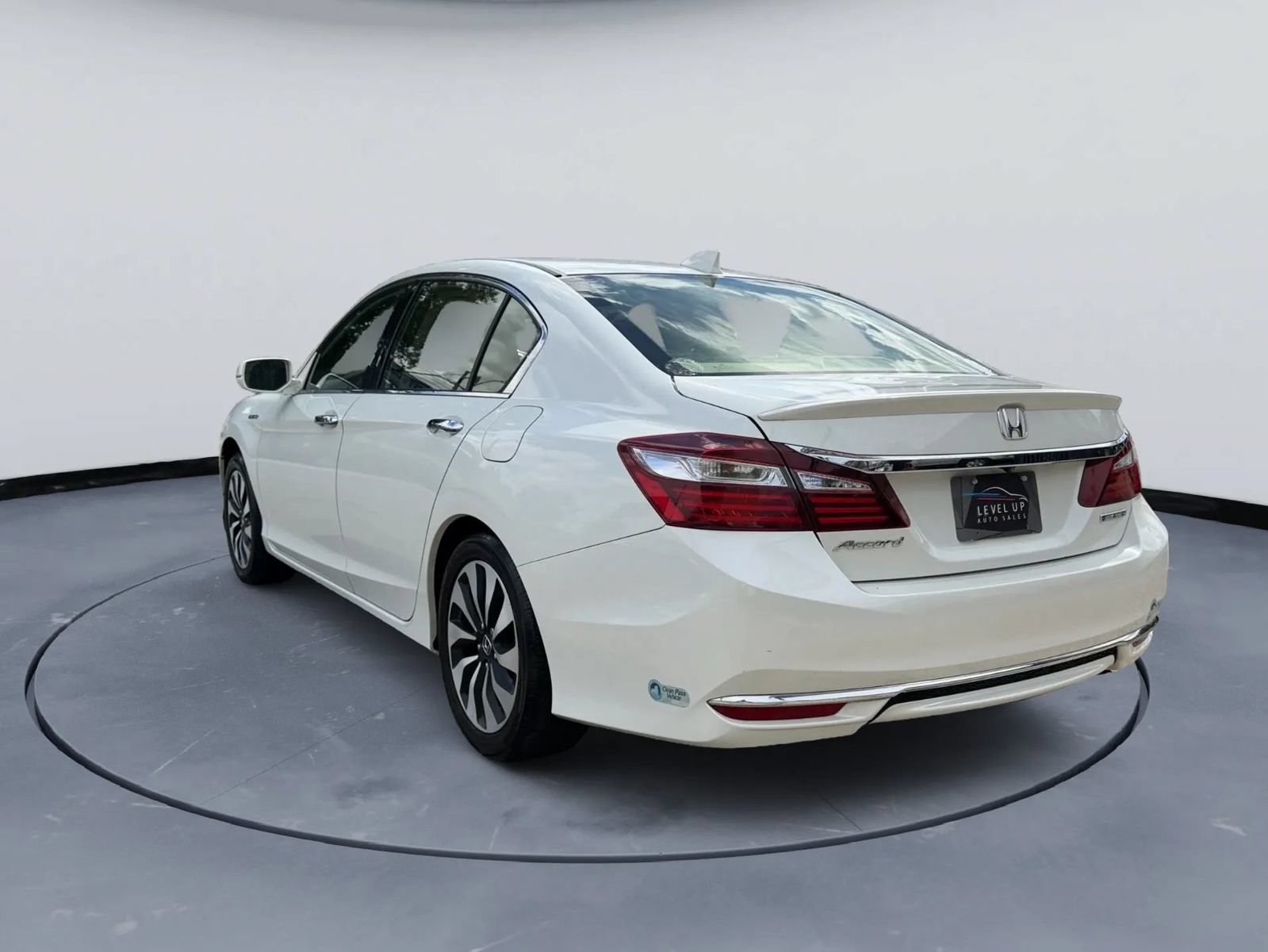 Used 2017 Honda Accord EX-L image 4
