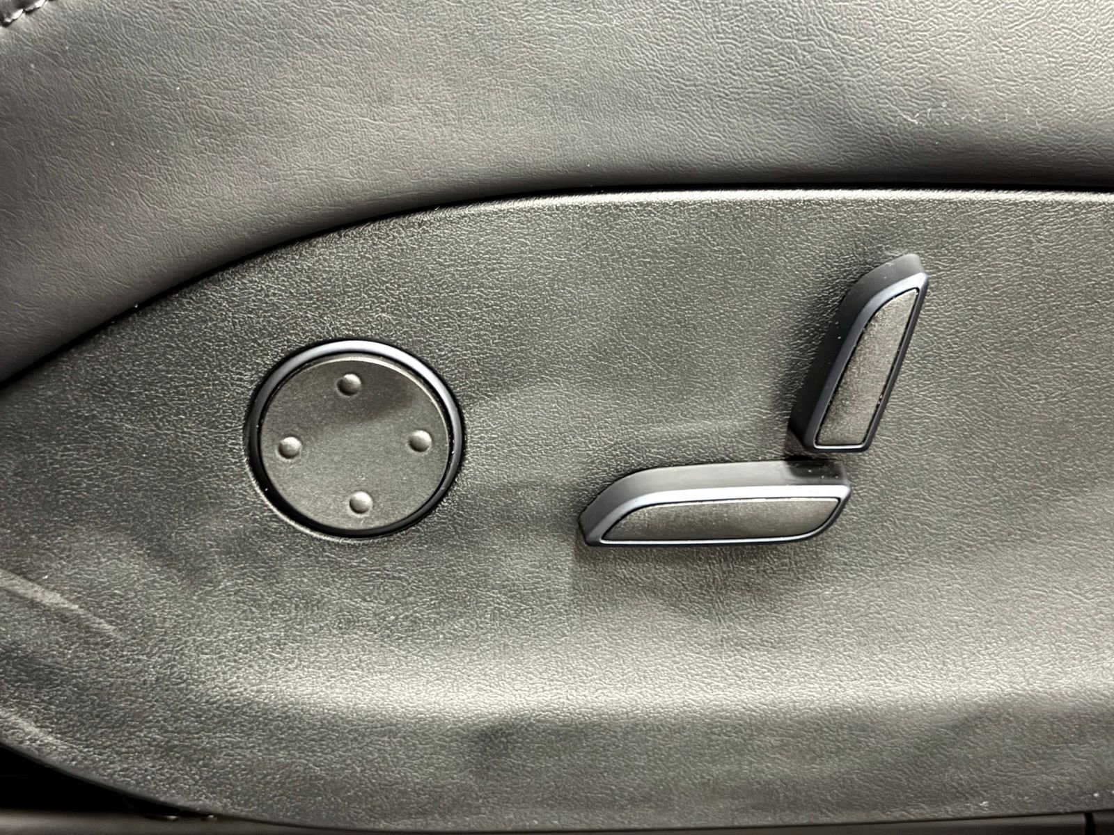 Used 2017 Tesla Model X 100D image 23