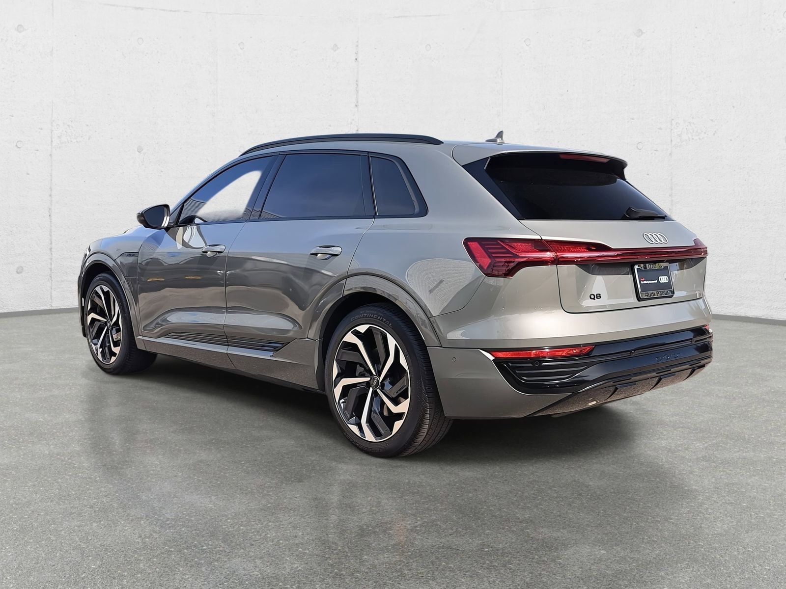 Certified 2024 Audi Q8 e-tron Premium Plus w/ Premium Plus Package image 7