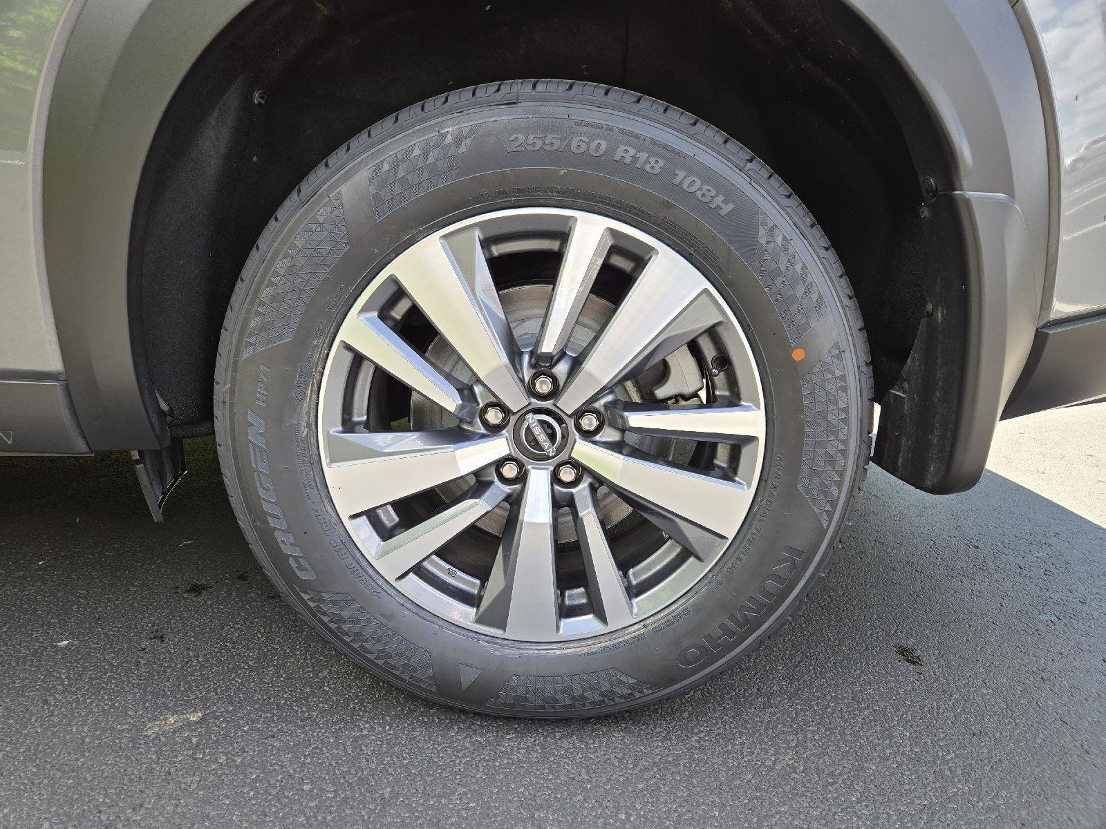 Used 2025 Nissan Pathfinder SL AWD/4WD image 11