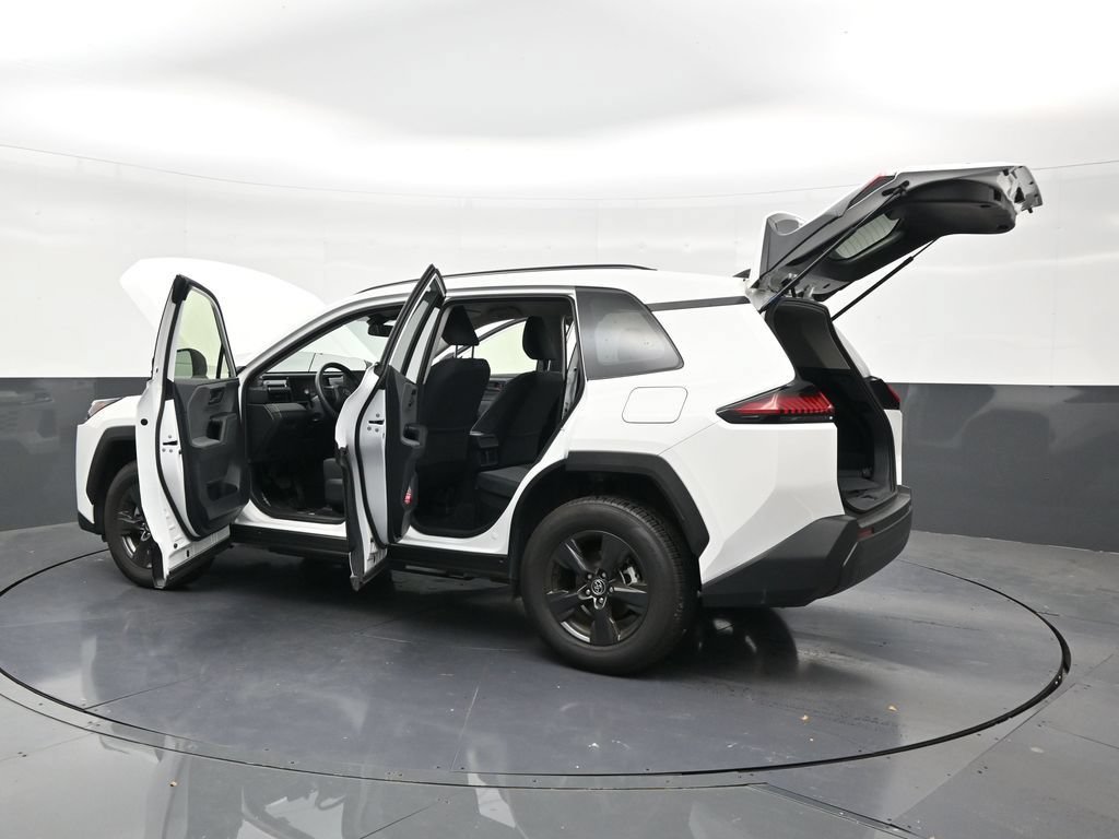 Used 2026 Toyota RAV4 LE FWD image 31
