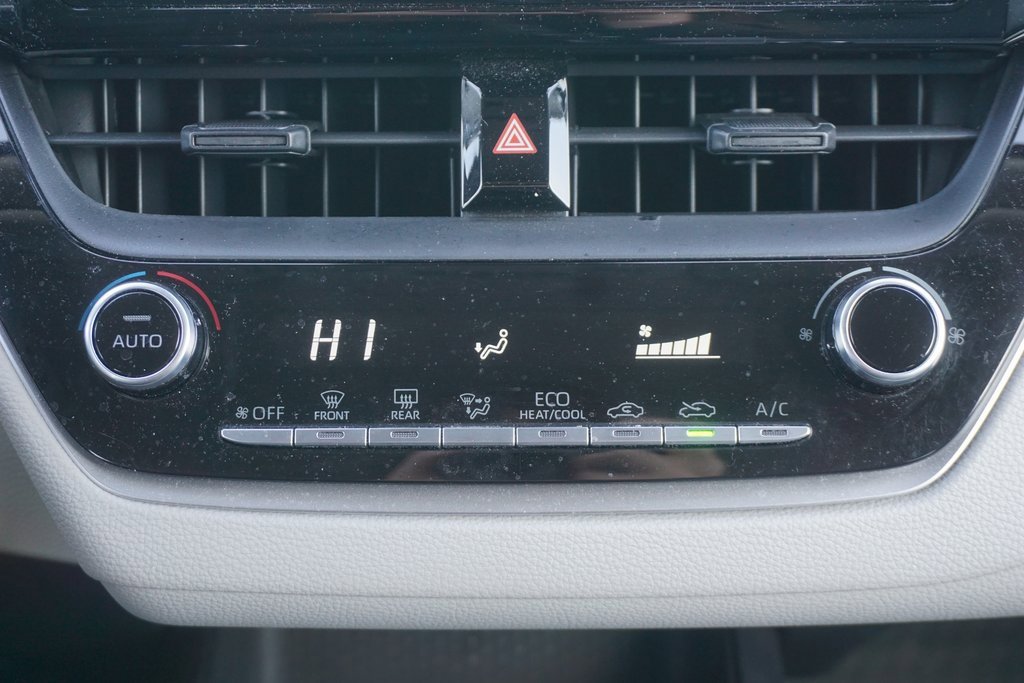 Used 2022 Toyota Corolla LE image 10