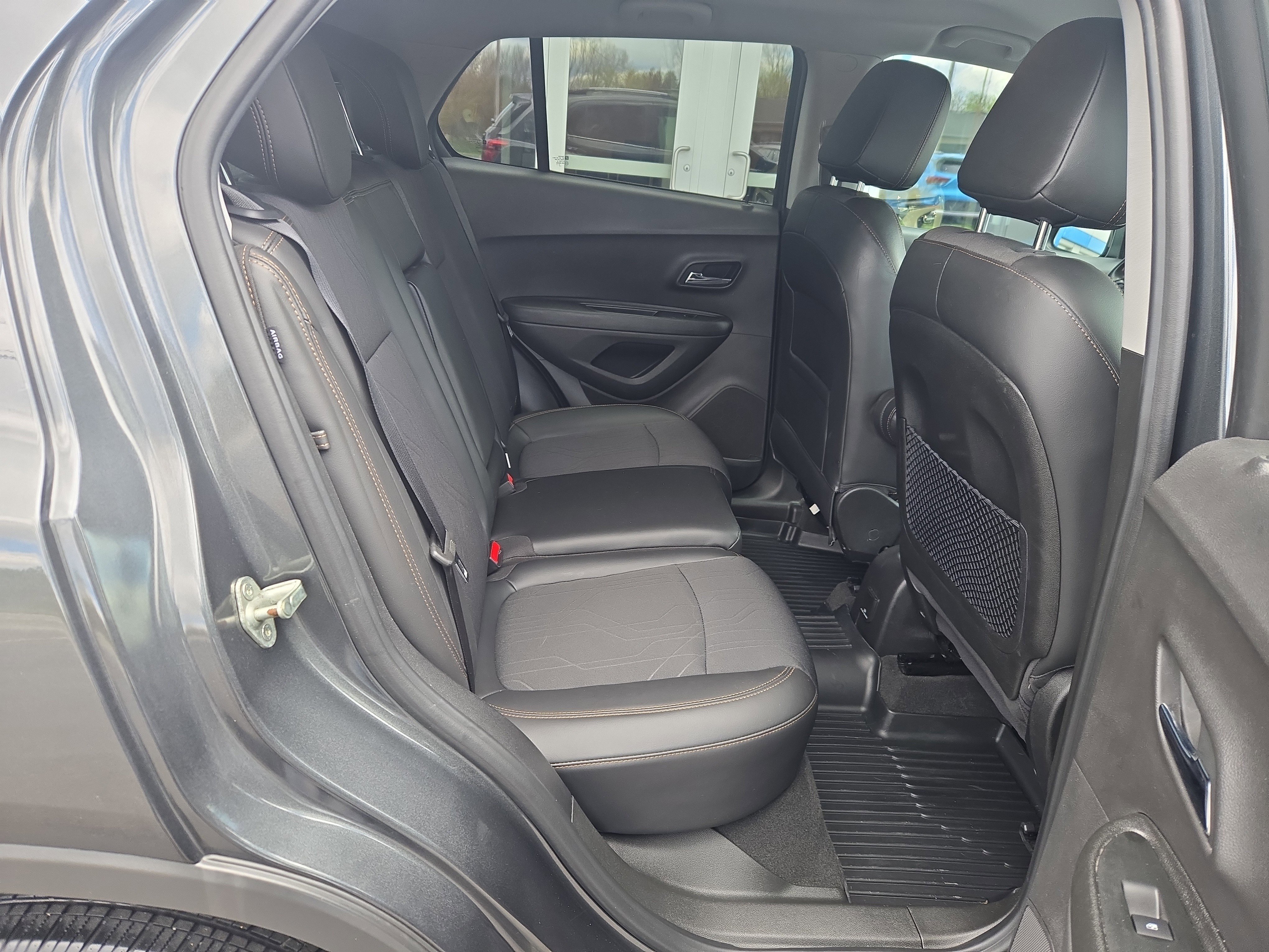 Used 2019 Chevrolet Trax LT w/ LT Convenience Package AWD/4WD image 17