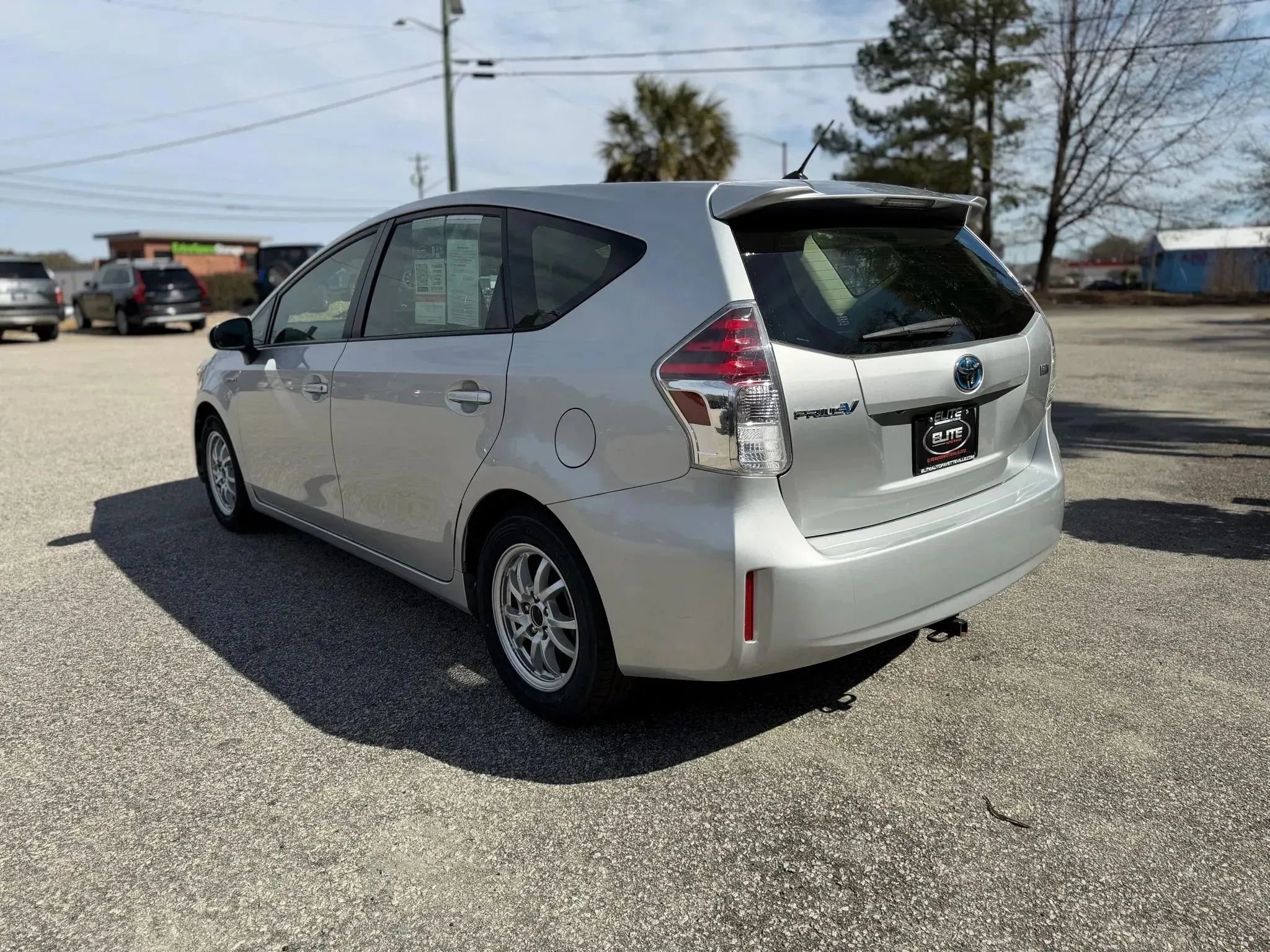 Used 2016 Toyota Prius V Two image 9