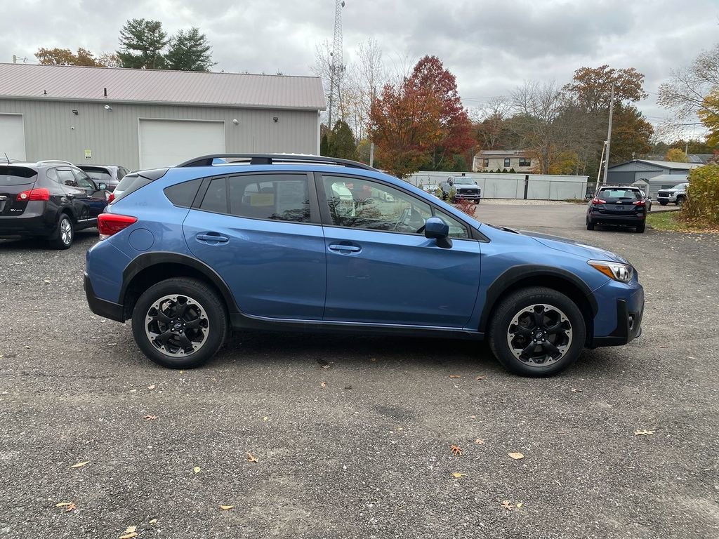 Used 2022 Subaru Crosstrek 2.0i Premium image 4