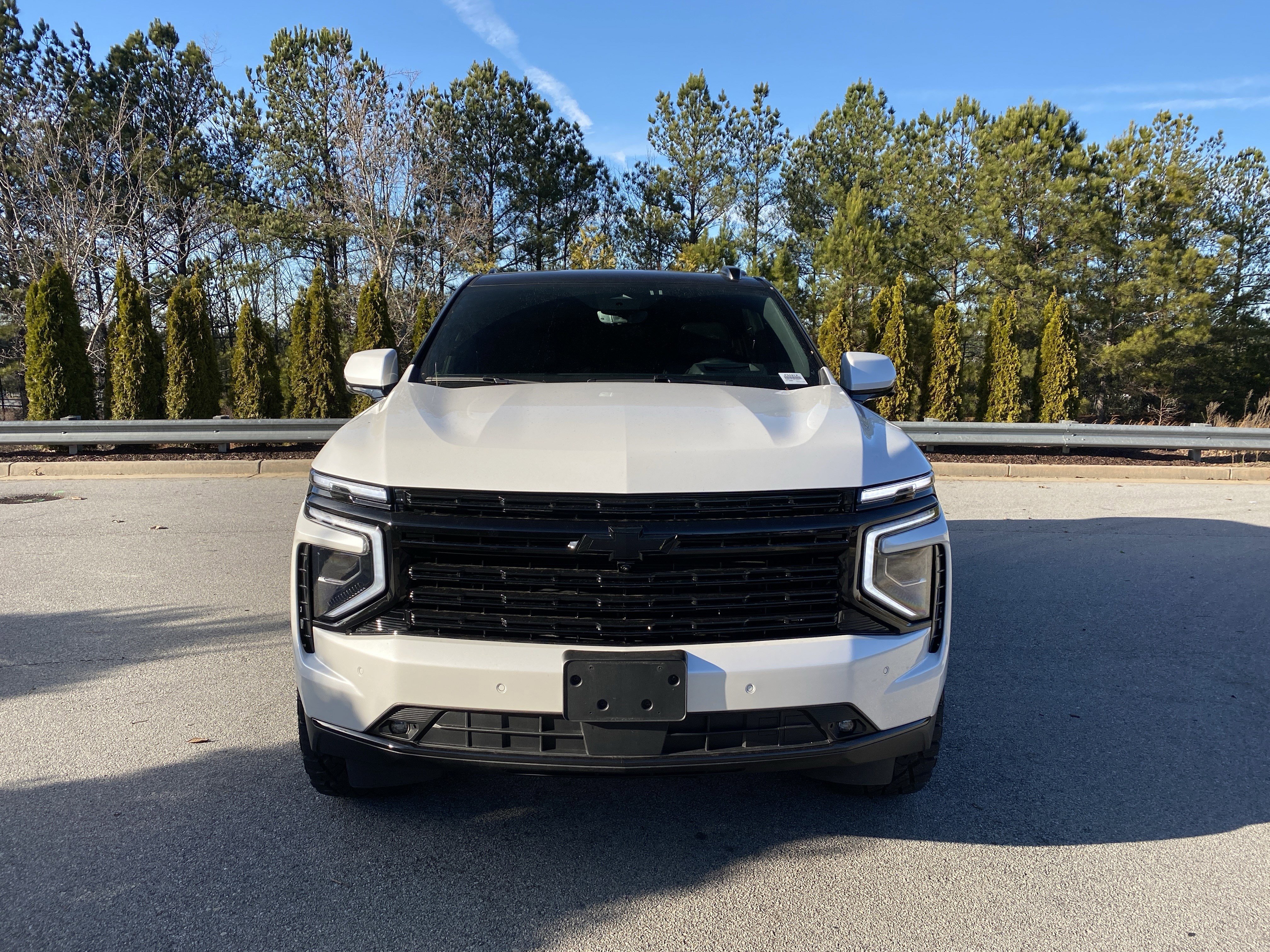 Used 2025 Chevrolet Suburban High Country image 12