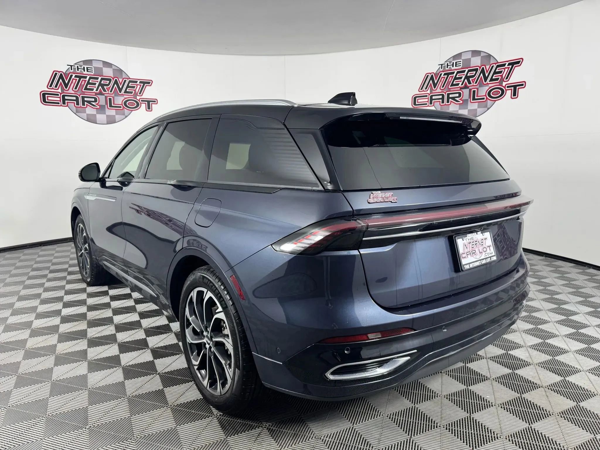 Used 2024 Lincoln Nautilus Reserve w/ Equipment Group 202A image 5