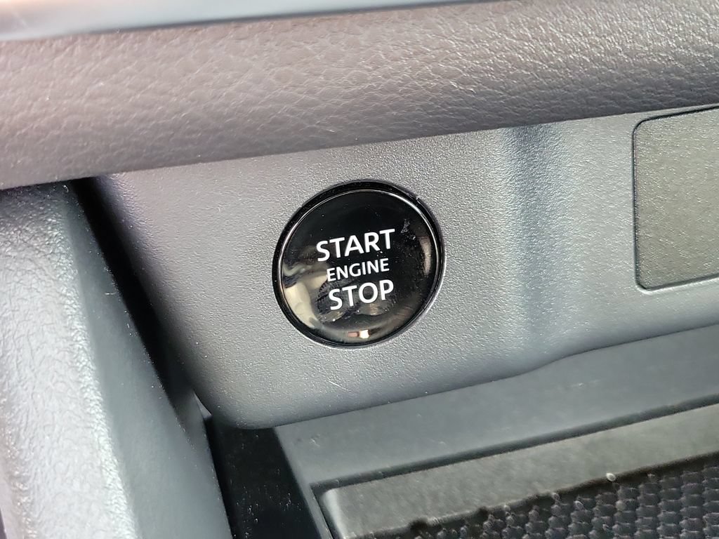 Certified 2026 Nissan Rogue SV FWD image 29