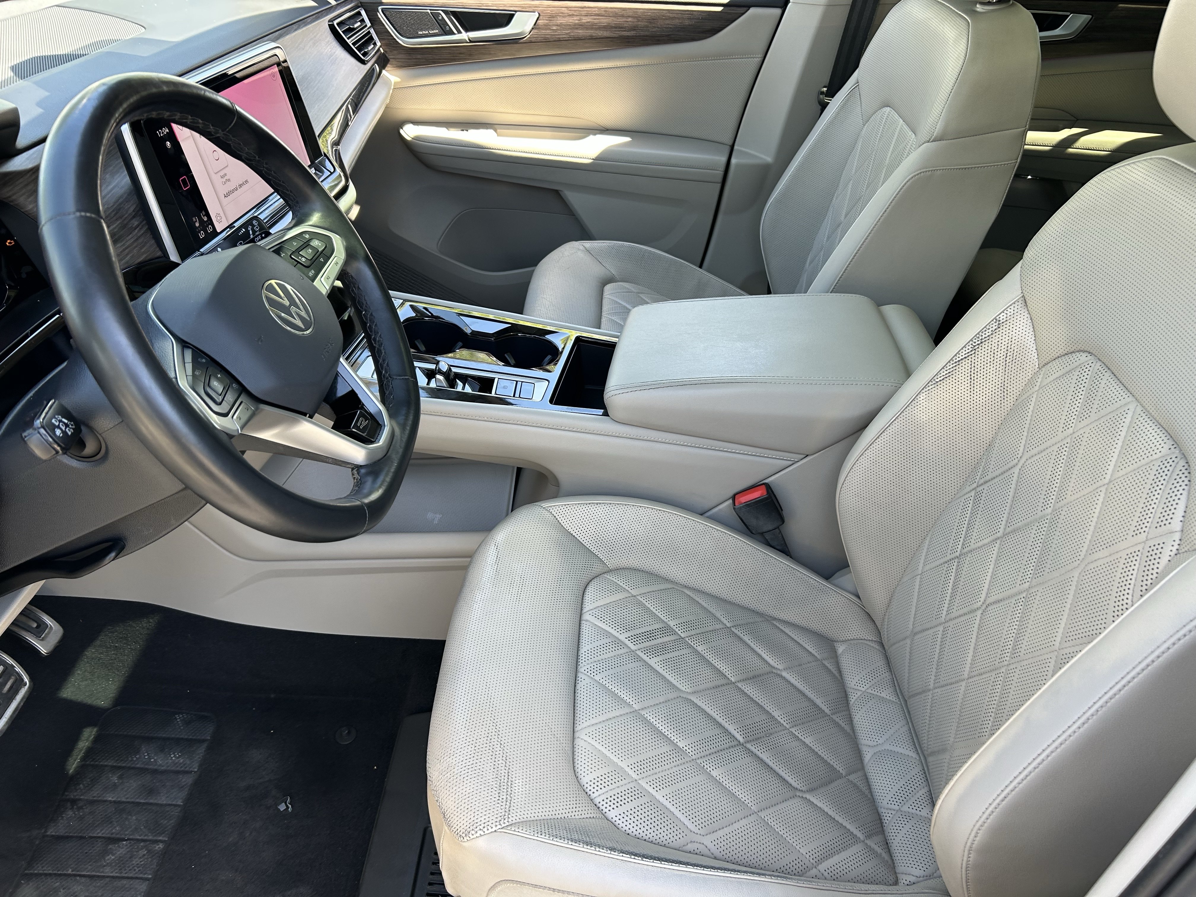 Used 2024 Volkswagen Atlas SEL Premium R-Line AWD/4WD image 18