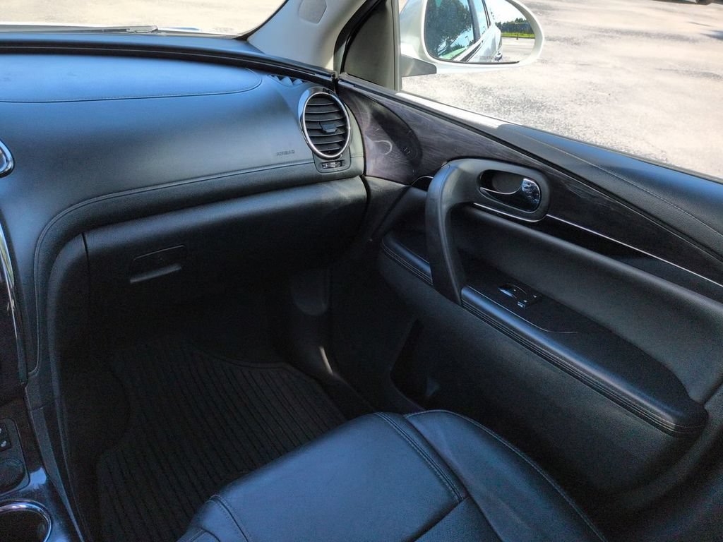 Used 2017 Buick Enclave Leather AWD/4WD image 17