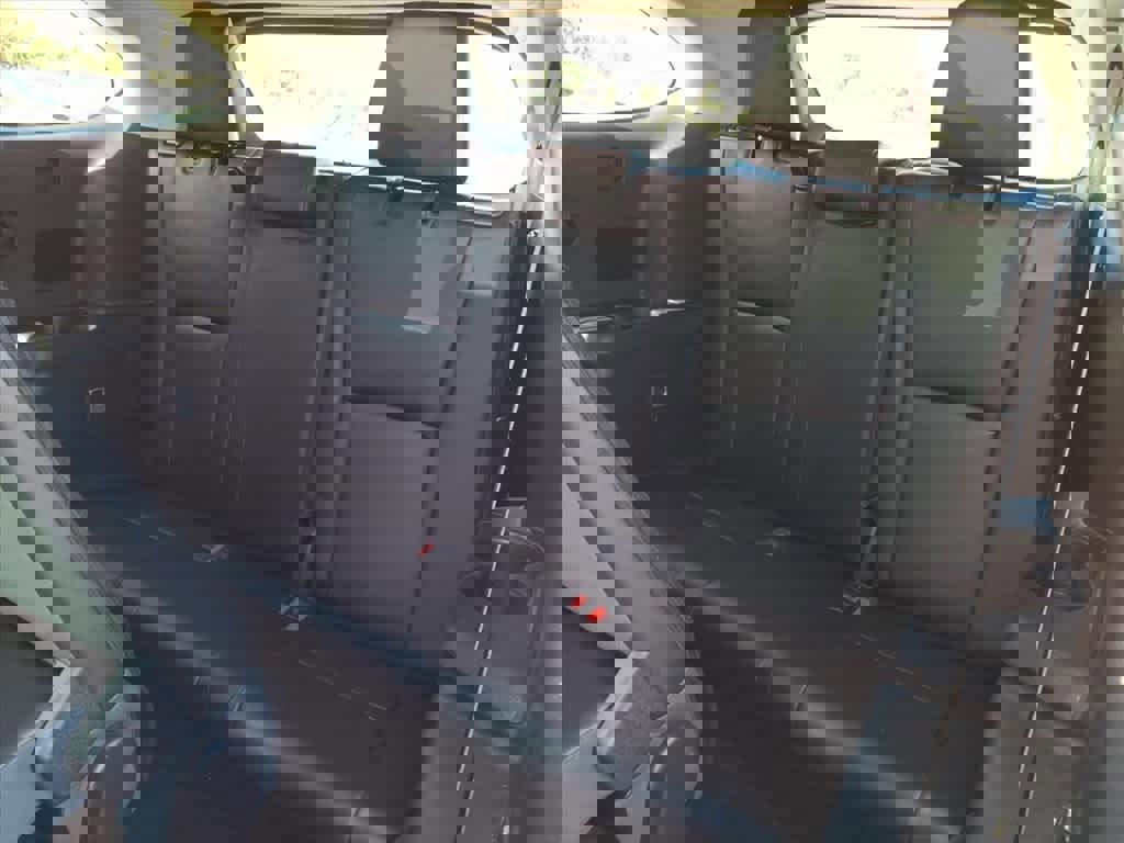 Used 2023 Toyota Highlander XLE image 10