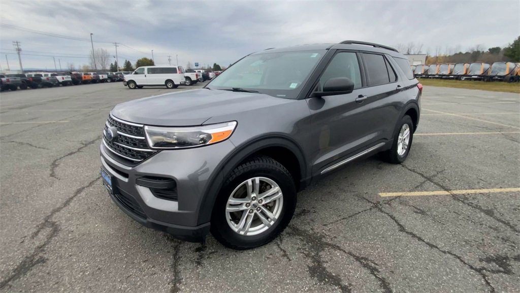 Used 2022 Ford Explorer XLT image 4