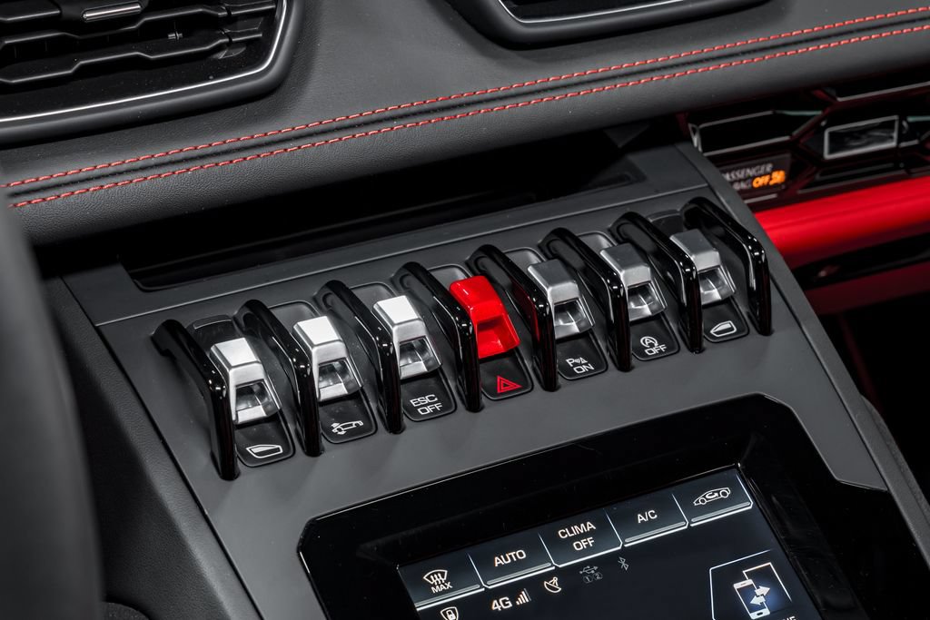 Used 2021 Lamborghini Huracan EVO RWD image 24