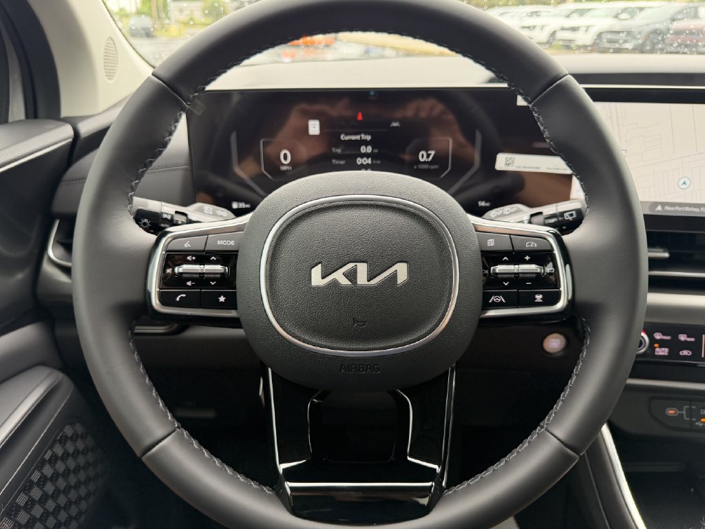 New 2026 Kia Carnival SX w/ SX Dark Edition Package FWD image 32