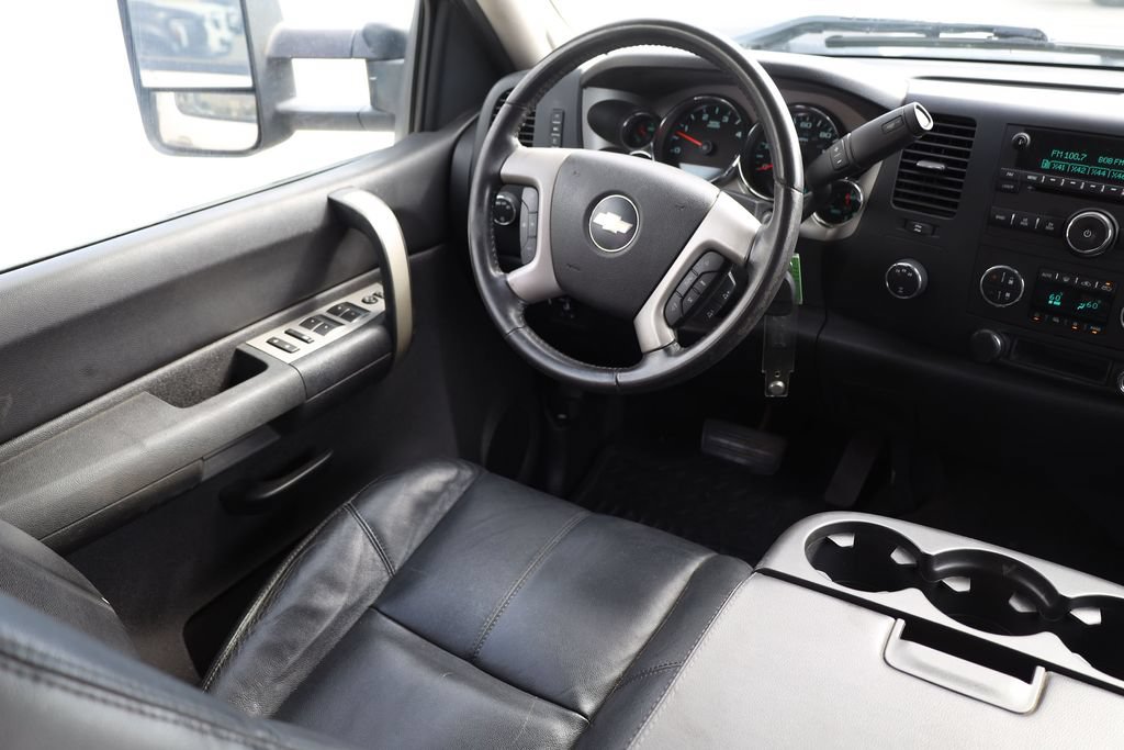 Used 2009 Chevrolet Silverado 3500 LT w/ Exterior Plus Package AWD/4WD image 19