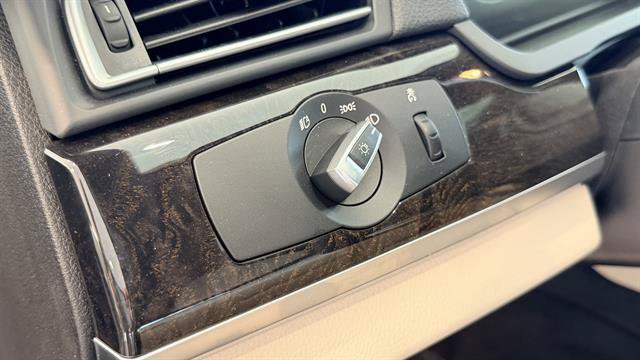Used 2012 BMW 750i RWD image 46