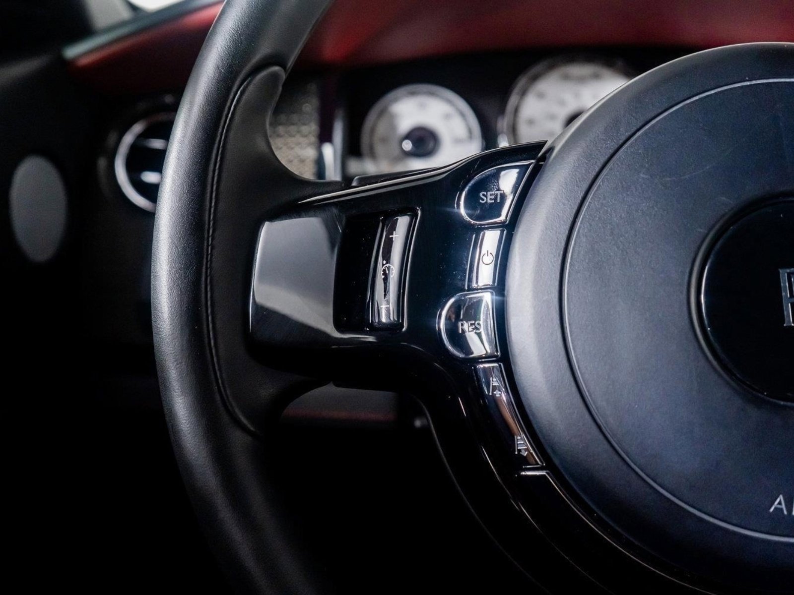 Used 2019 Rolls-Royce Wraith image 42