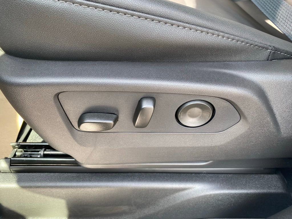 New 2026 Chevrolet Suburban Z71 w/ Comfort Package image 12