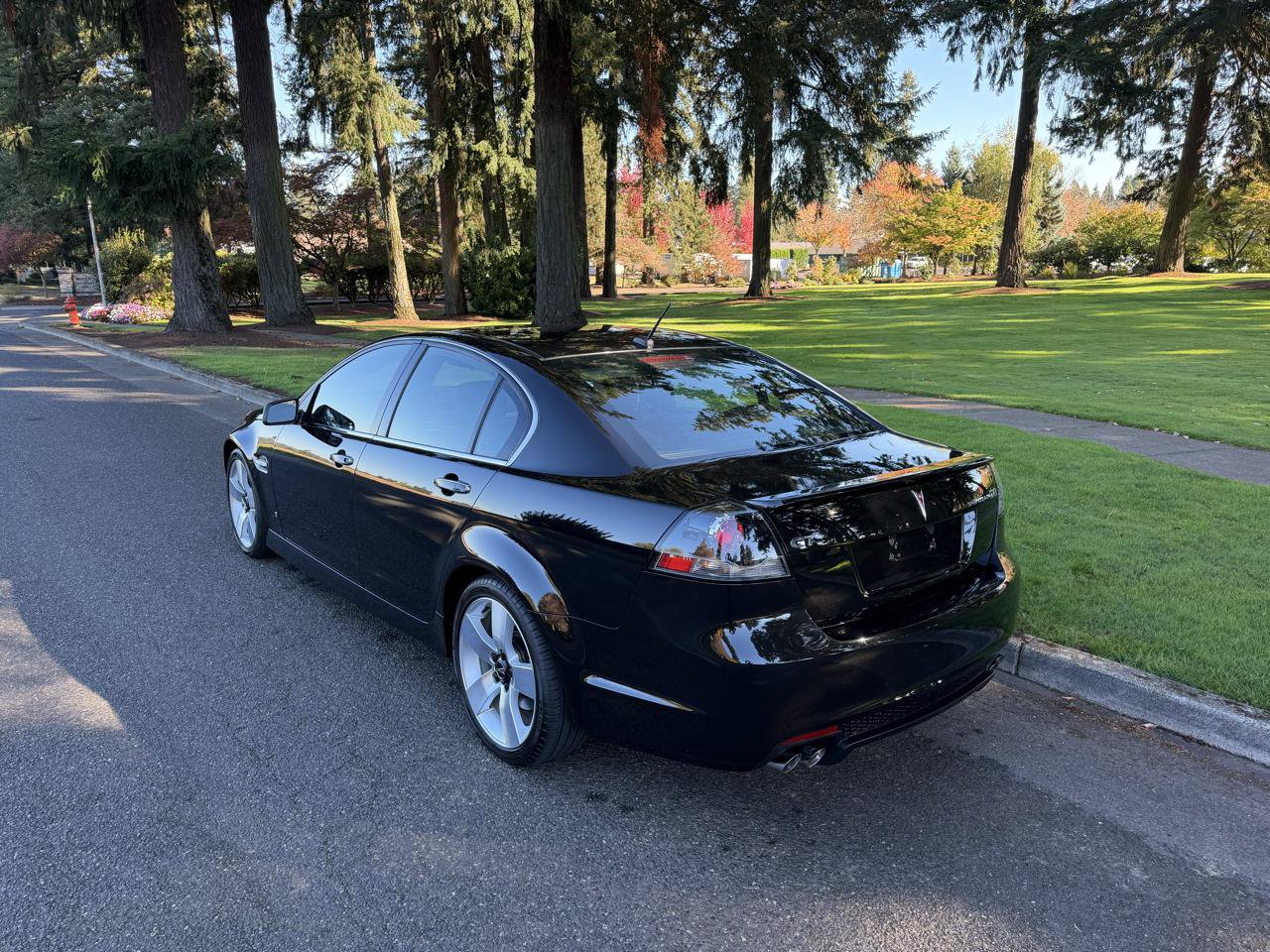 Used 2009 Pontiac G8 GT w/ Premium Package RWD image 3