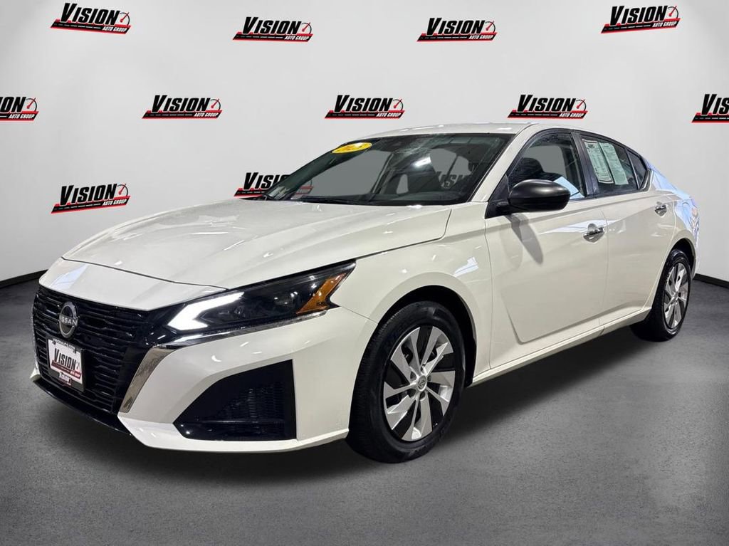 Certified 2025 Nissan Altima 2.5 S image 1