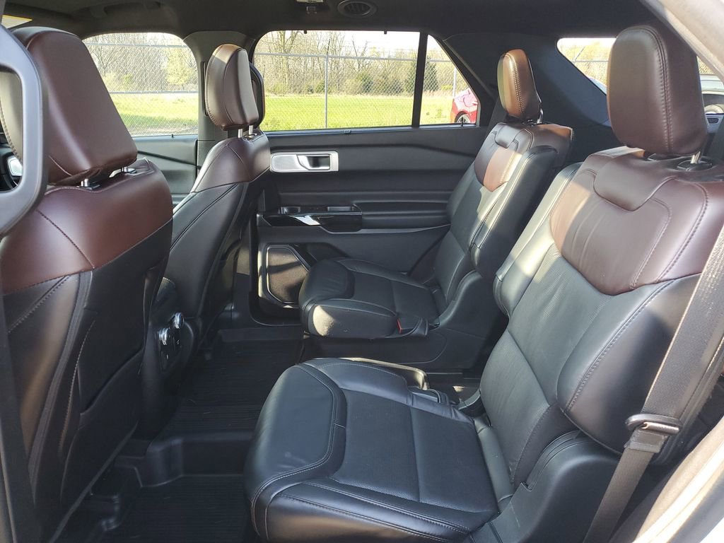 Used 2021 Ford Explorer Platinum AWD/4WD image 28