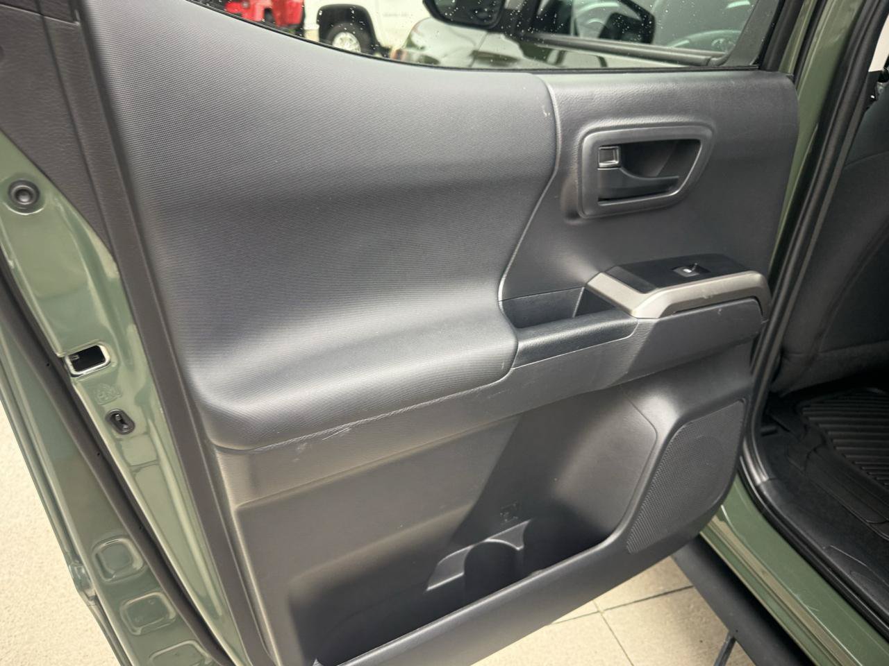 Used 2022 Toyota Tacoma SR5 w/ Trail Edition AWD/4WD image 15