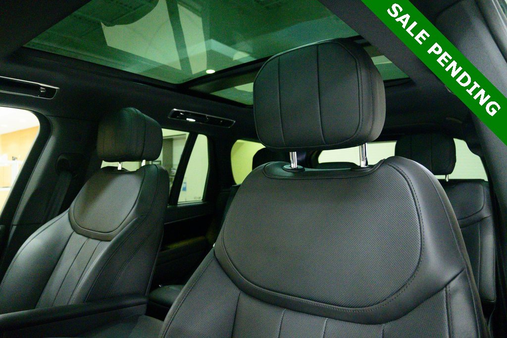 Used 2023 Land Rover Range Rover SE image 19