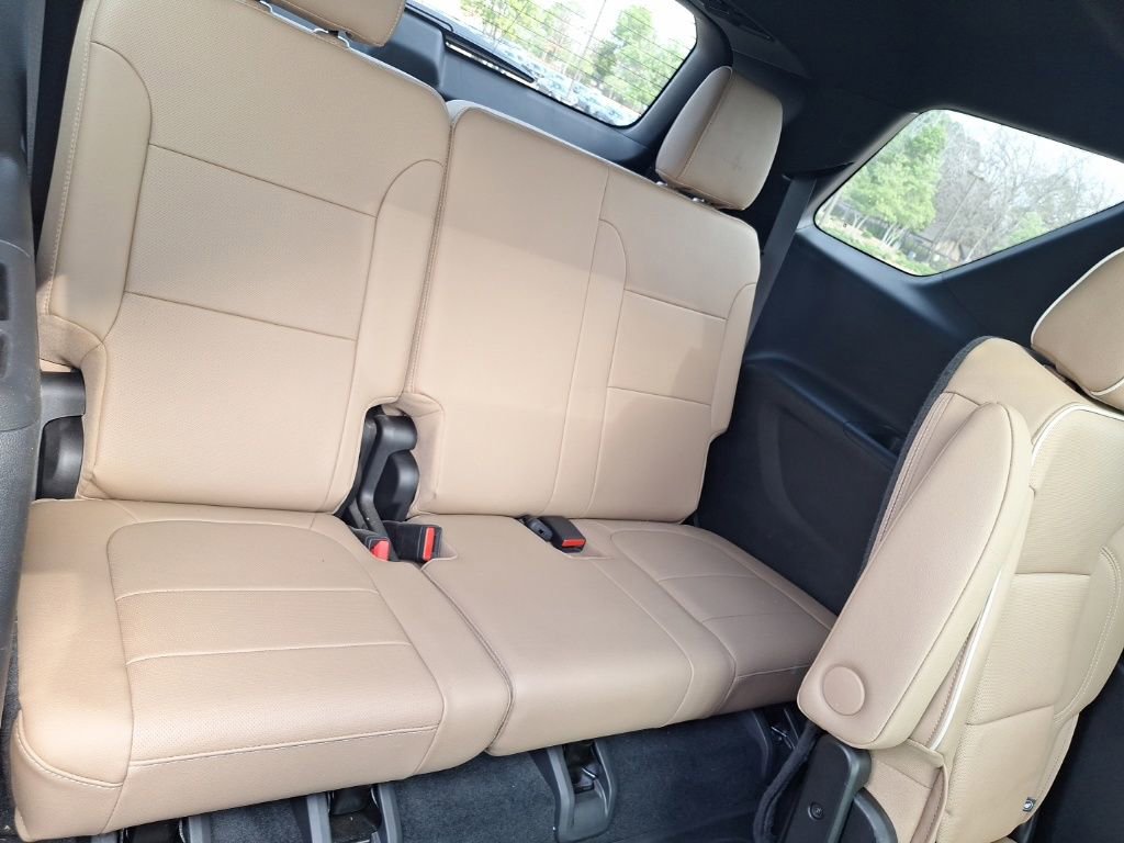 Used 2023 Chevrolet Traverse Premier image 28