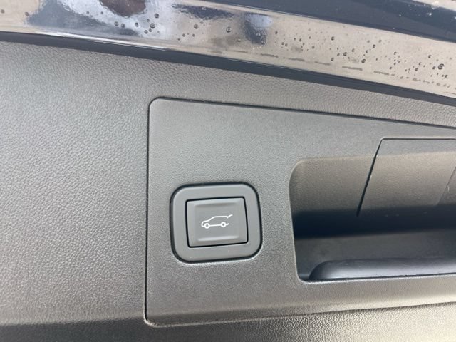 New 2026 Cadillac XT5 Sportv w/ LPO, Floor Liner Package AWD/4WD image 6