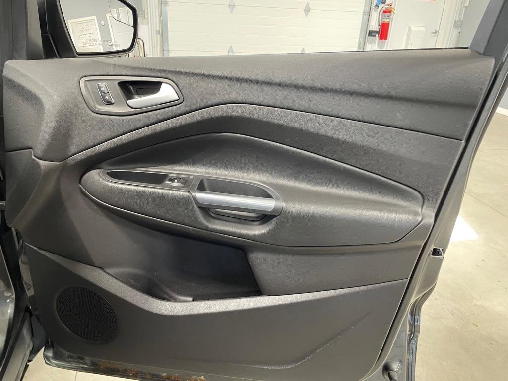 Used 2016 Ford Escape SE FWD image 26