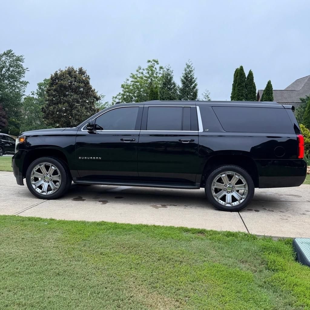 Used 2019 Chevrolet Suburban LT RWD image 9