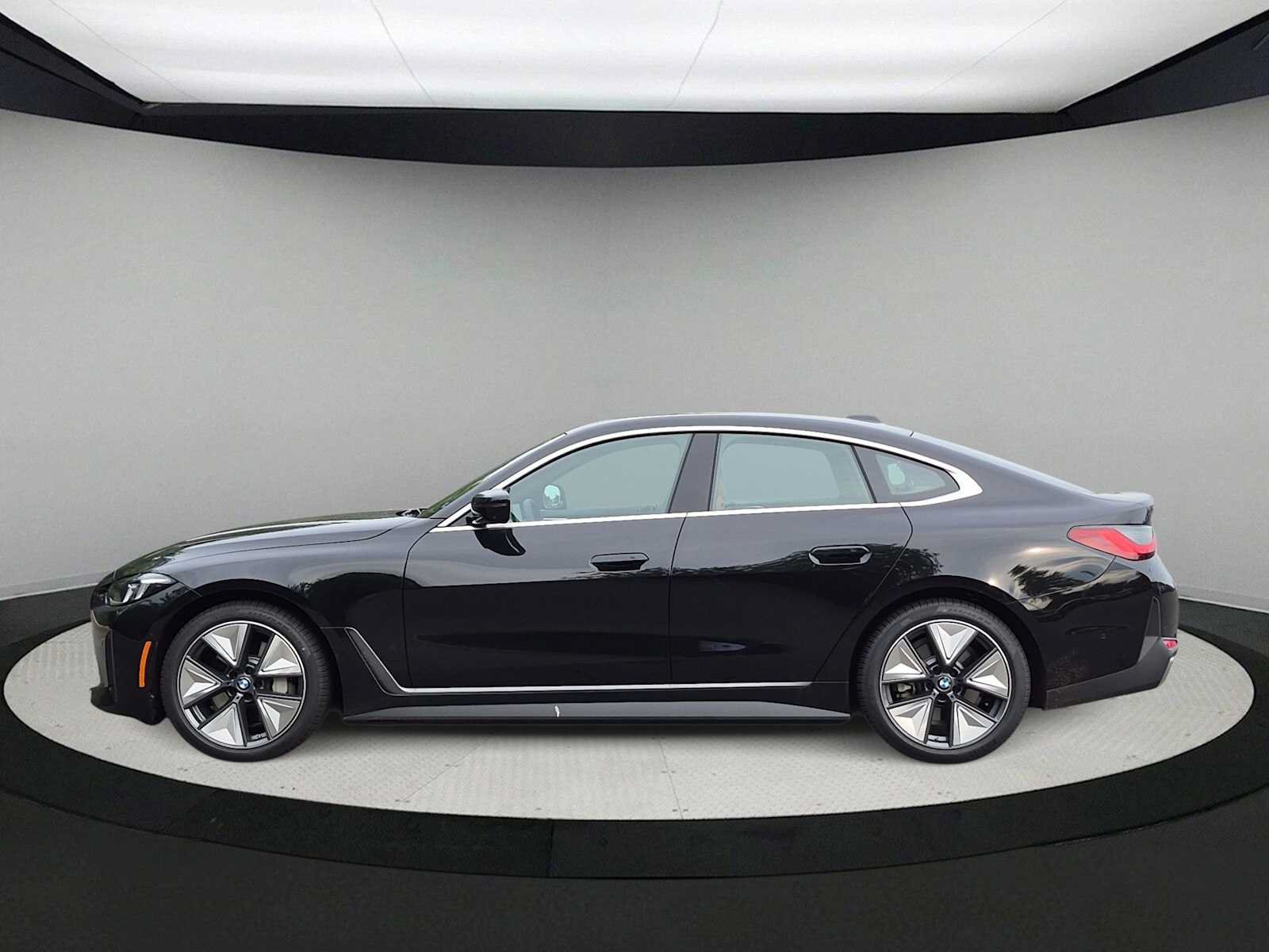 New 2026 BMW i4 xDrive40i w/ Premium Package AWD/4WD image 5