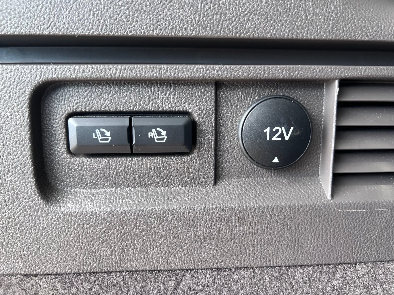 Used 2023 Lincoln Nautilus Reserve AWD/4WD image 12