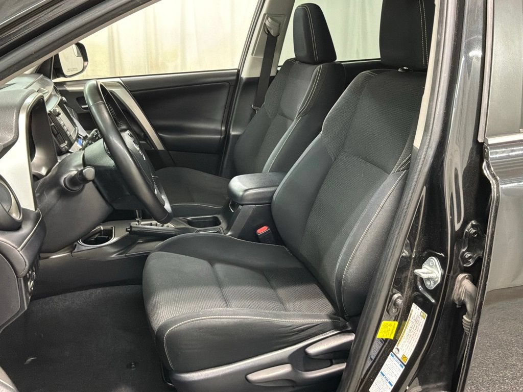 Used 2016 Toyota RAV4 XLE AWD/4WD image 20