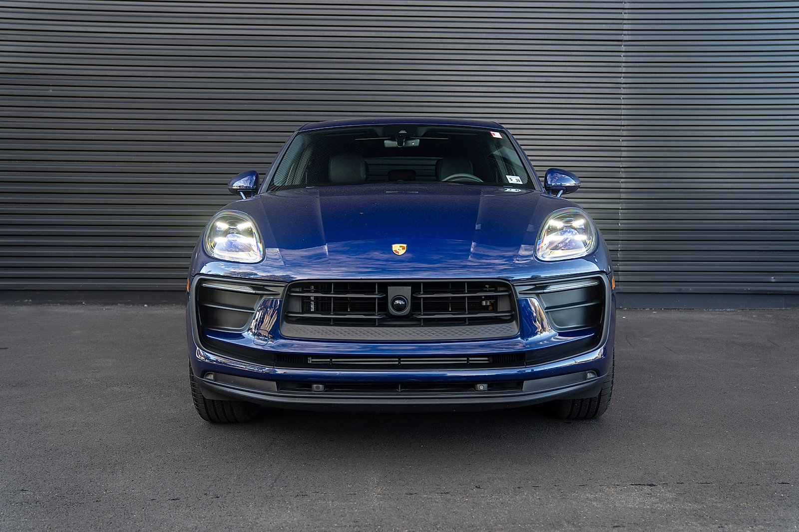 Certified 2025 Porsche Macan AWD/4WD image 26