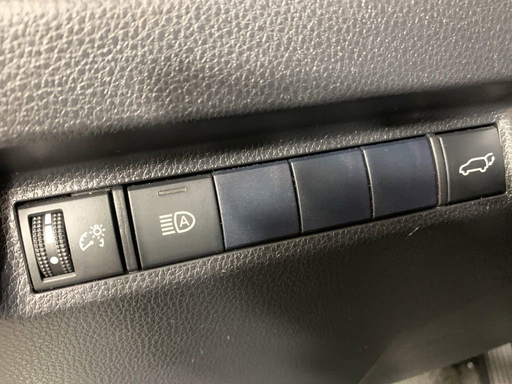 Used 2020 Toyota RAV4 XLE Premium FWD image 18