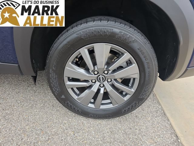 Used 2025 Nissan Pathfinder SV AWD/4WD image 32
