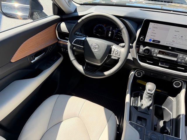 Used 2026 Toyota Grand Highlander Limited image 10