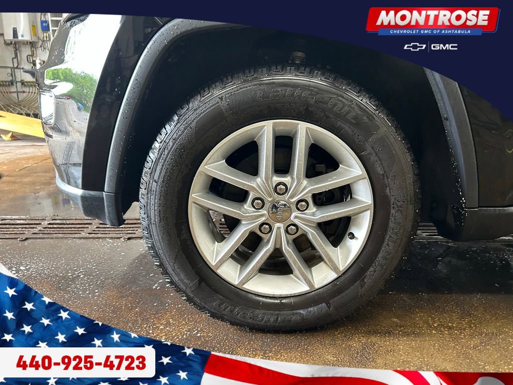 Used 2017 Jeep Grand Cherokee Laredo w/ Quick Order Package 23E AWD/4WD image 33