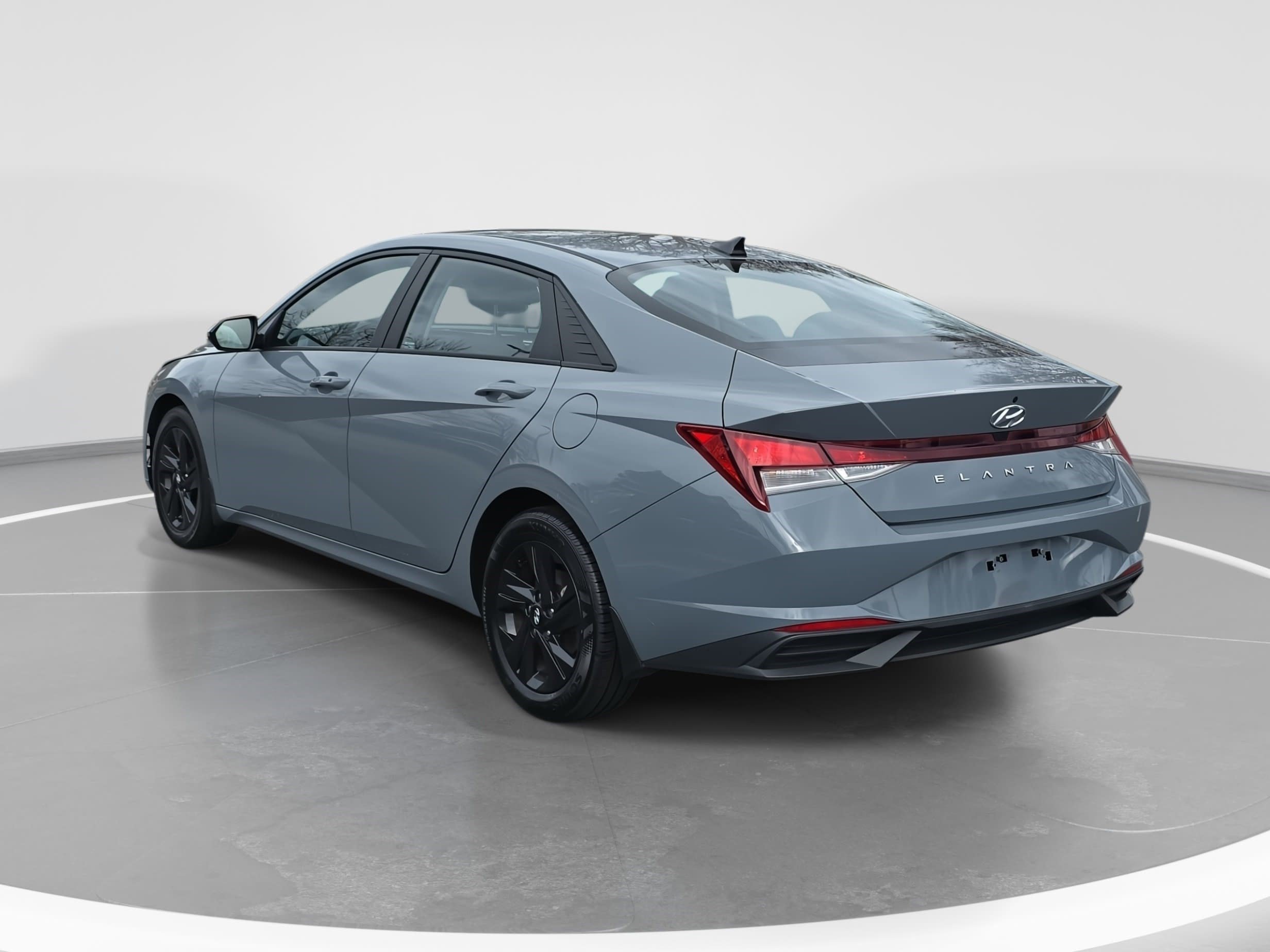 Used 2022 Hyundai Elantra SEL image 7