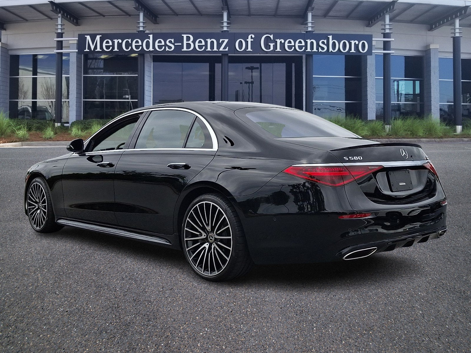 Certified 2022 Mercedes-Benz S 580 4MATIC Sedan image 4