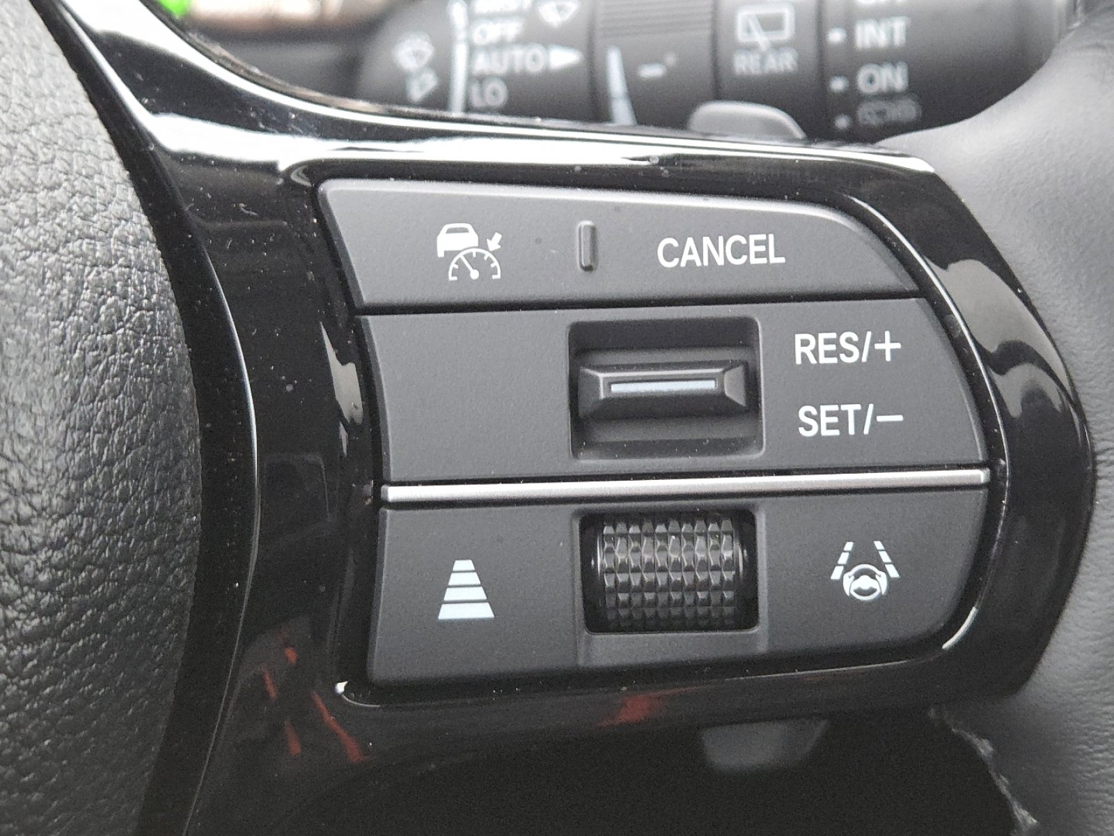 Used 2025 Honda Pilot Elite image 35