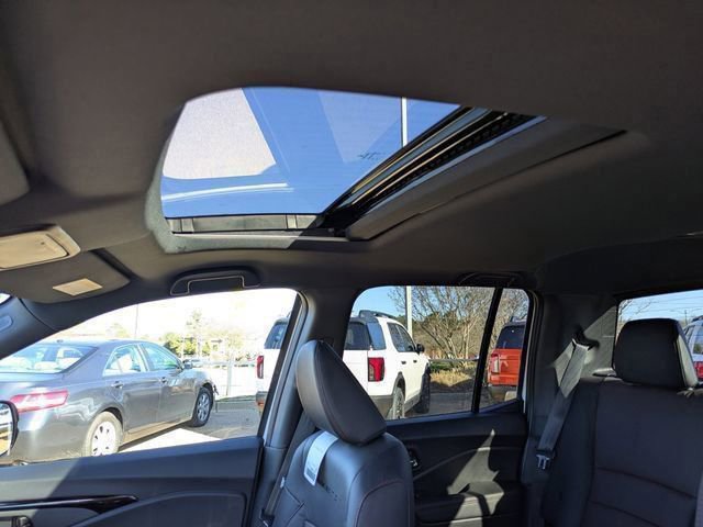 New 2026 Honda Ridgeline Black Edition image 13